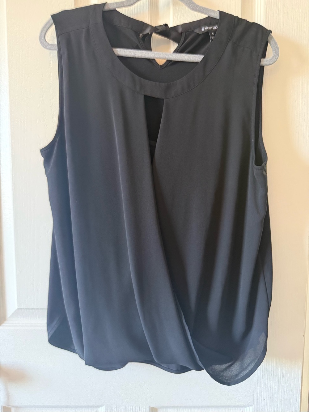 Hawthorn Black Sleeveless Blouse XL Tie Back Keyhole Neck Flowy Top